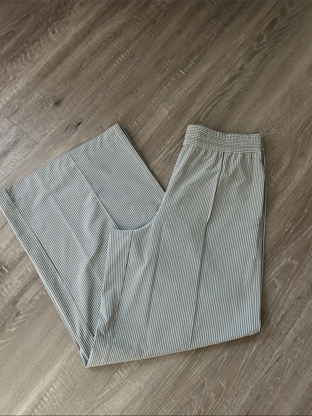Lululemon Breezily Mid-Rise pant